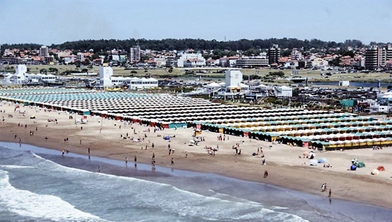 Sortearán cien carpas para disfrutar del verano 2025 en Mar del Plata