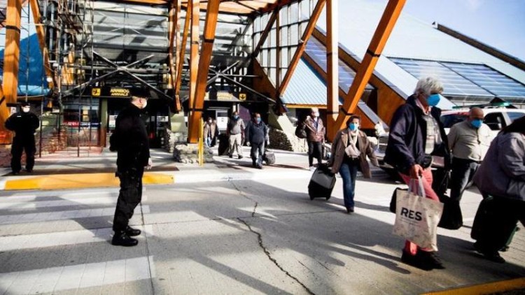 El aeropuerto de Ushuaia recibió 353.000 pasajeros en tres meses
