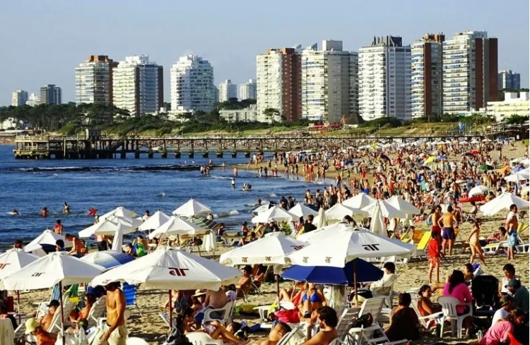 Uruguay recibió 3.835.041 turistas en el 2023