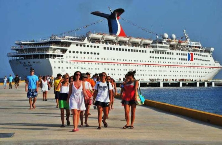 República Dominicana recibió 1.063.983 turistas extranjeros en 31 días