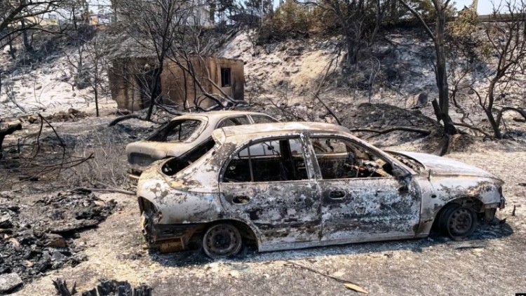 Grecia le dará vacaciones gratuitas a los turistas evacuados de la Isla de Rodas