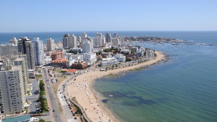 Argentina y Uruguay reabrirán las puertas al turismo