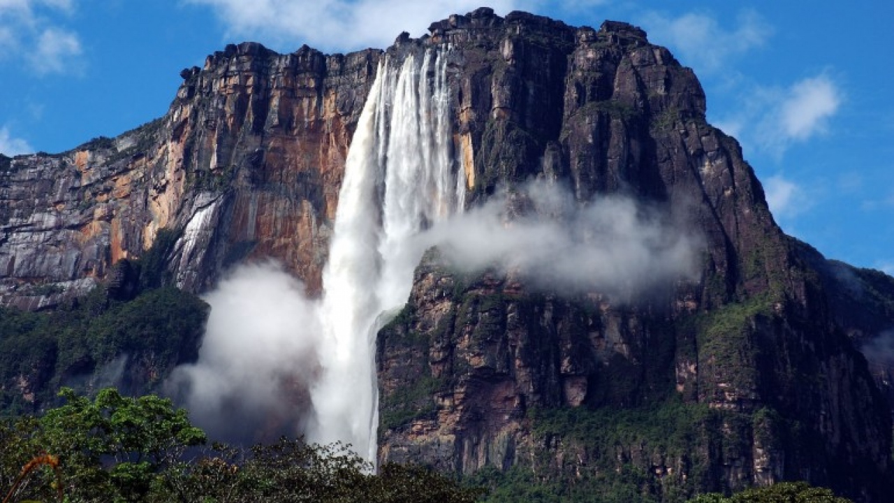 Canaima sufre una crisis ambiental por el turismo descontrolado y la minería