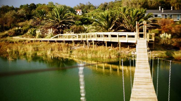 Se inauguró un puente colgante en el balneario uruguayo Las Flores