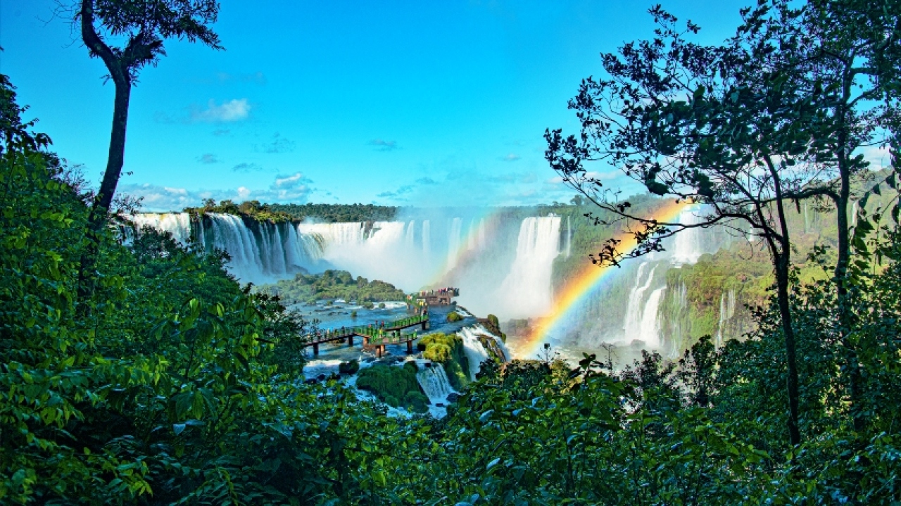 La Justicia prohibi&oacute; eventos exclusivos en Cataratas del Iguaz&uacute;