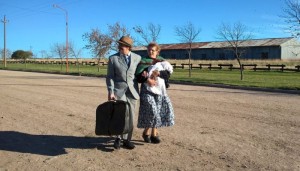 Los habitantes de un pueblo bonaerense hacen una obra de teatro para atraer turistas