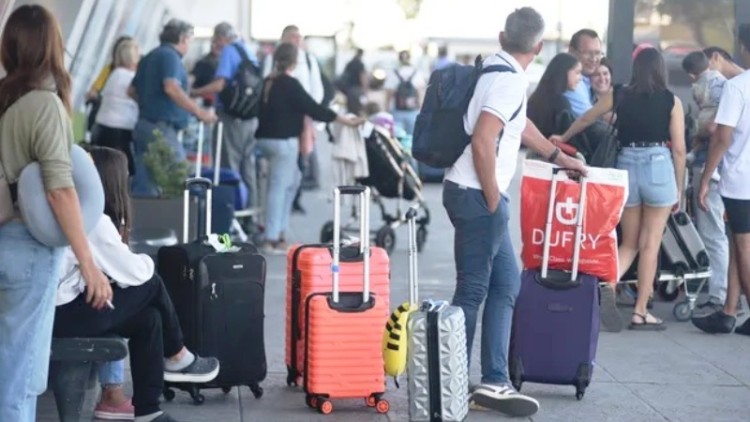 Los aeropuertos santafesinos reciben más pasajeros