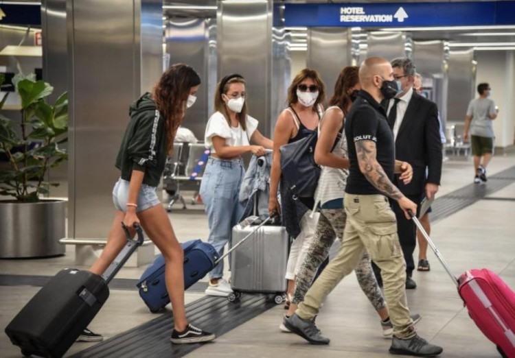 Autorizaron el ingreso irrestricto de turistas a Grecia y Suiza