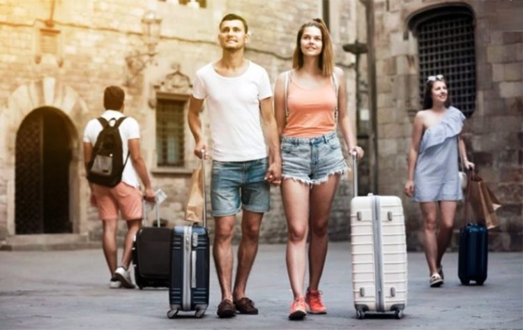 España recibió a 31,1 millones de turistas extranjeros en 2021
