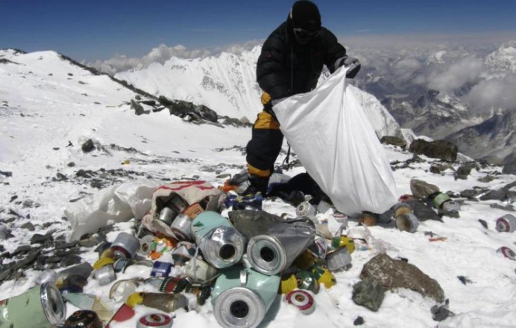 La orina de los escaladores derrite un glaciar del Everest