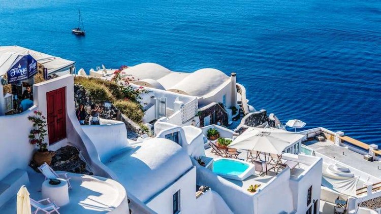 Cuatro destinos griegos para disfrutar de las playas, cultura y gastronomía
