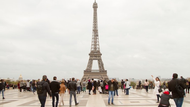 Francia combatirá el turismo masivo