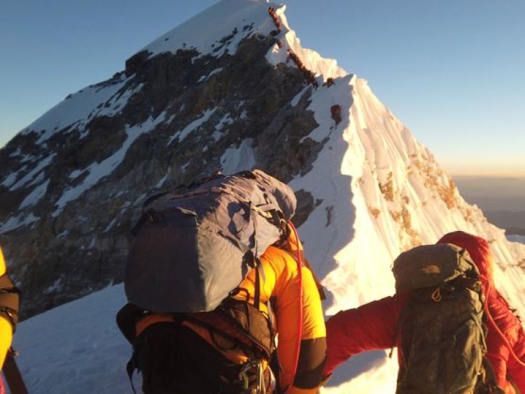 740 alpinistas escalarán las montañas de Nepal durante esta primavera