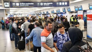 2.587.196 personas viajaron en avión en Argentina en 31 días