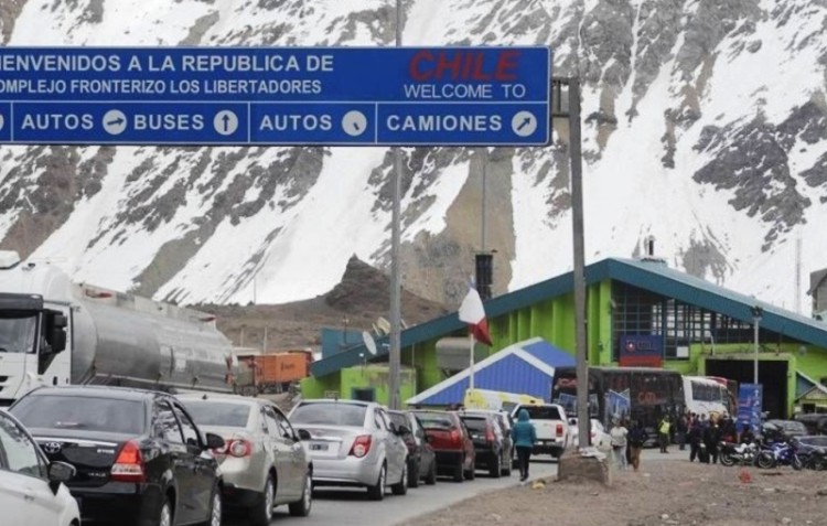 Chile abrió 22 de sus 40 pasos fronterizos